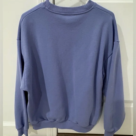 ALO Yoga Women's Crewneck Pullover in Lilac - Picture 2 of 3